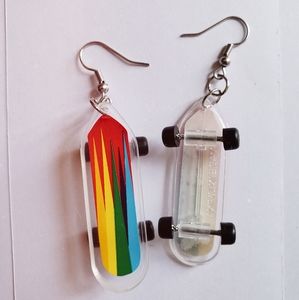 Toy skateboard earrings 🛹